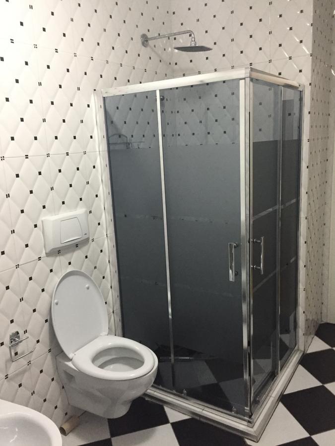 Living Hotel Тирана Екстер'єр фото